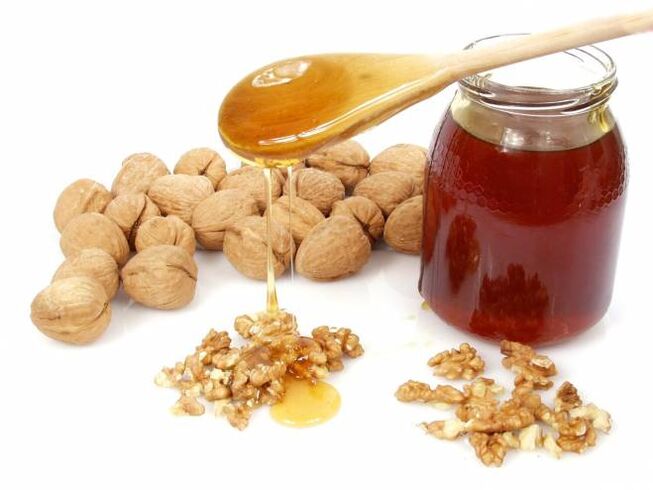 Madu jeung walnuts - a ubar rahayat nu ngaronjatkeun potency di lalaki